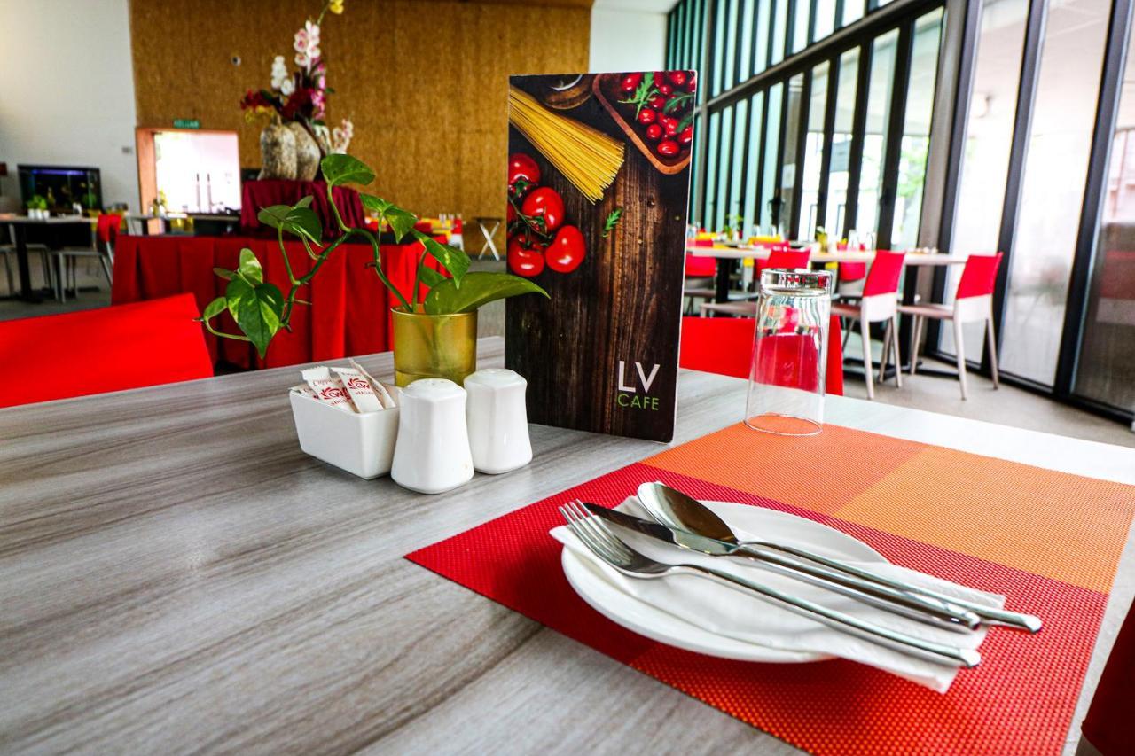 Lakeview Terrace Resort Pengerang Eksteriør bilde