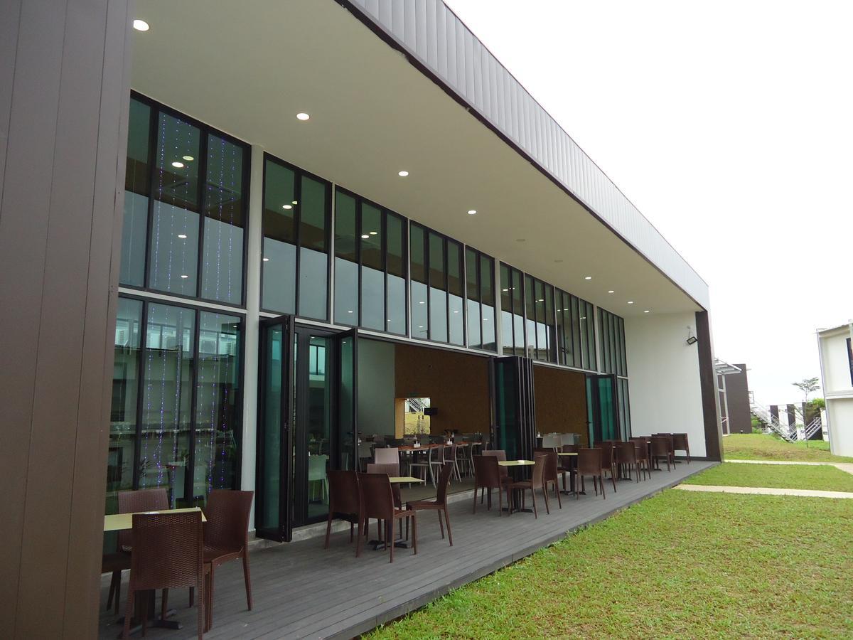 Lakeview Terrace Resort Pengerang Eksteriør bilde