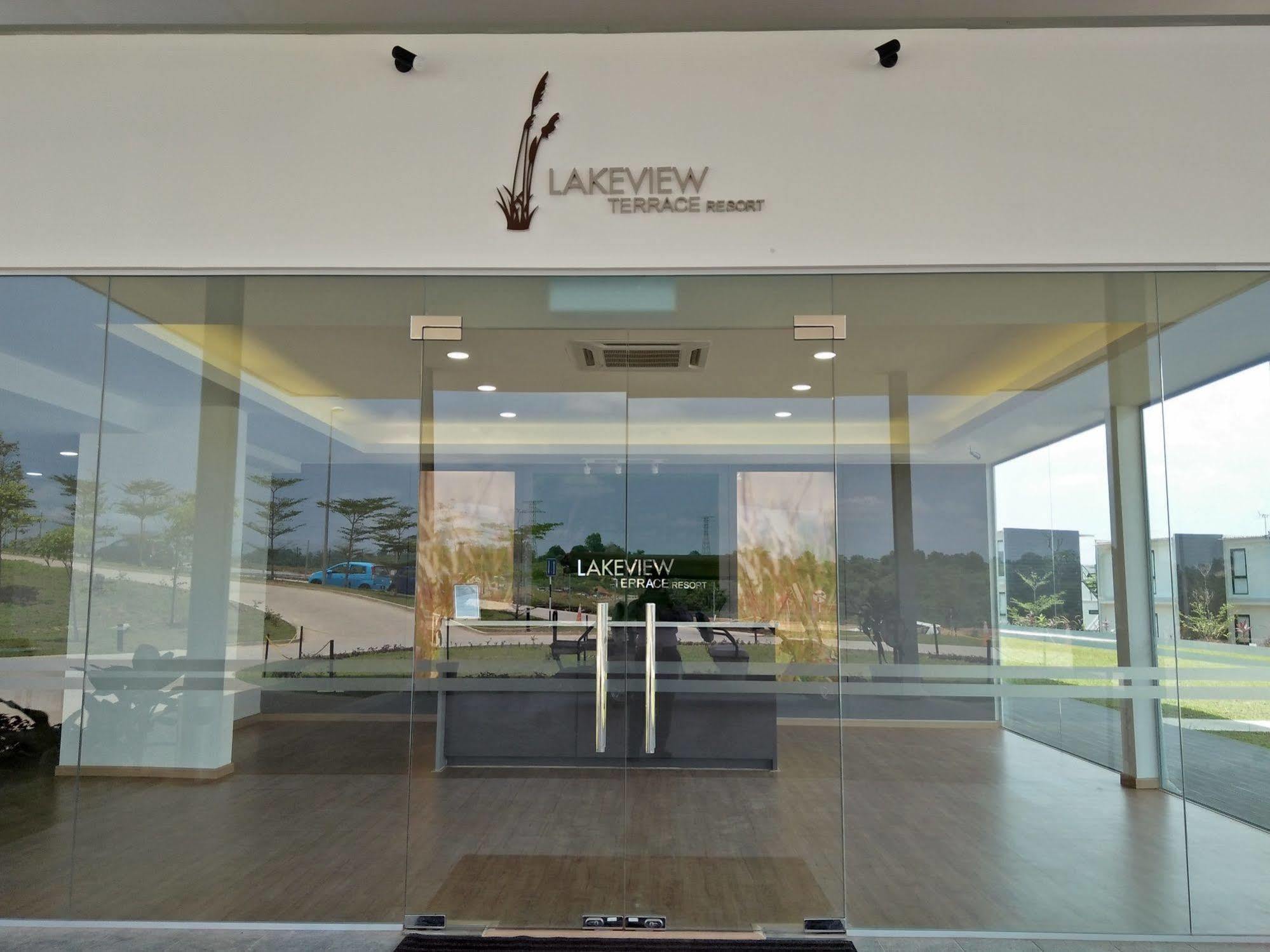 Lakeview Terrace Resort Pengerang Eksteriør bilde