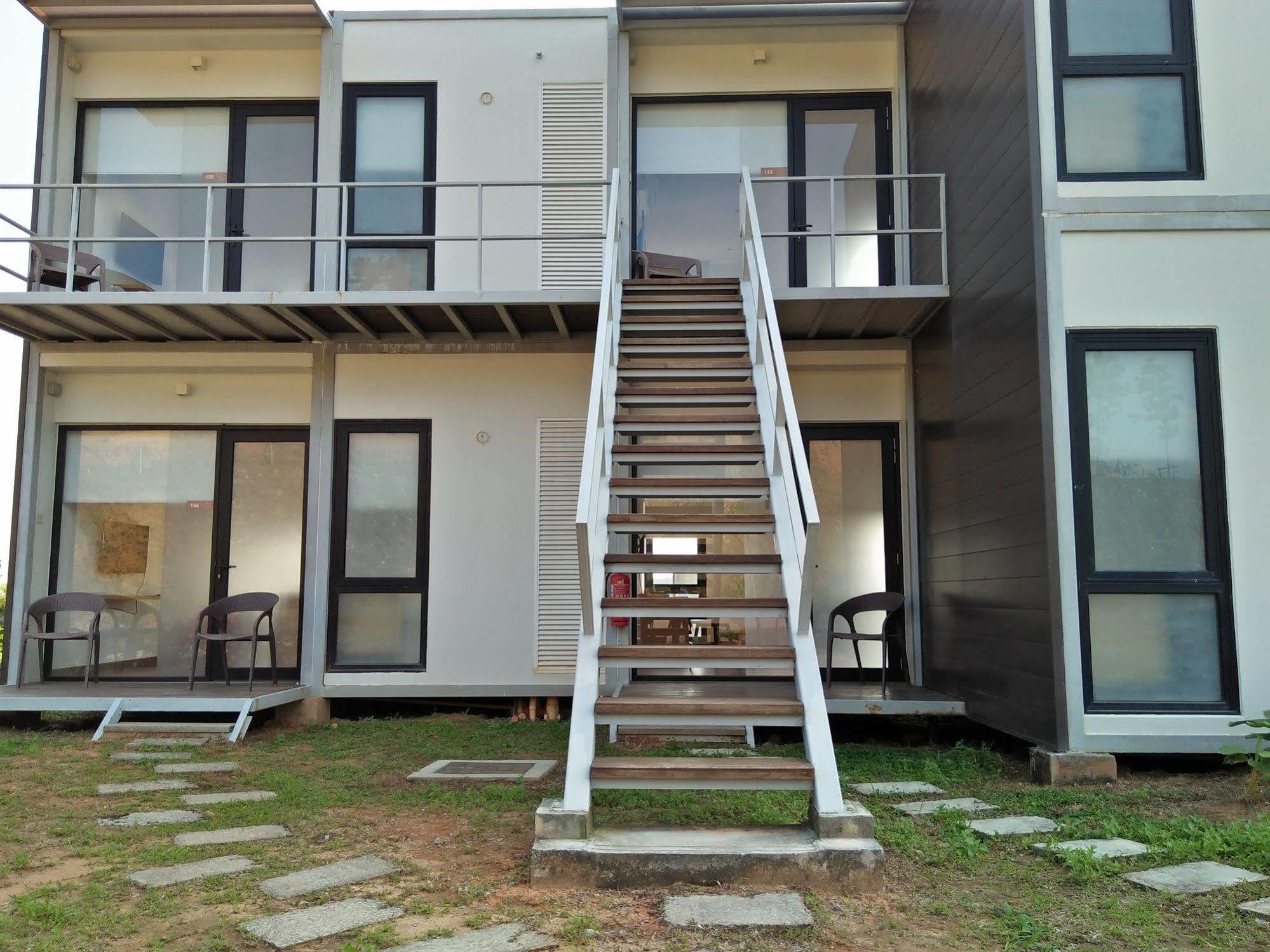 Lakeview Terrace Resort Pengerang Eksteriør bilde