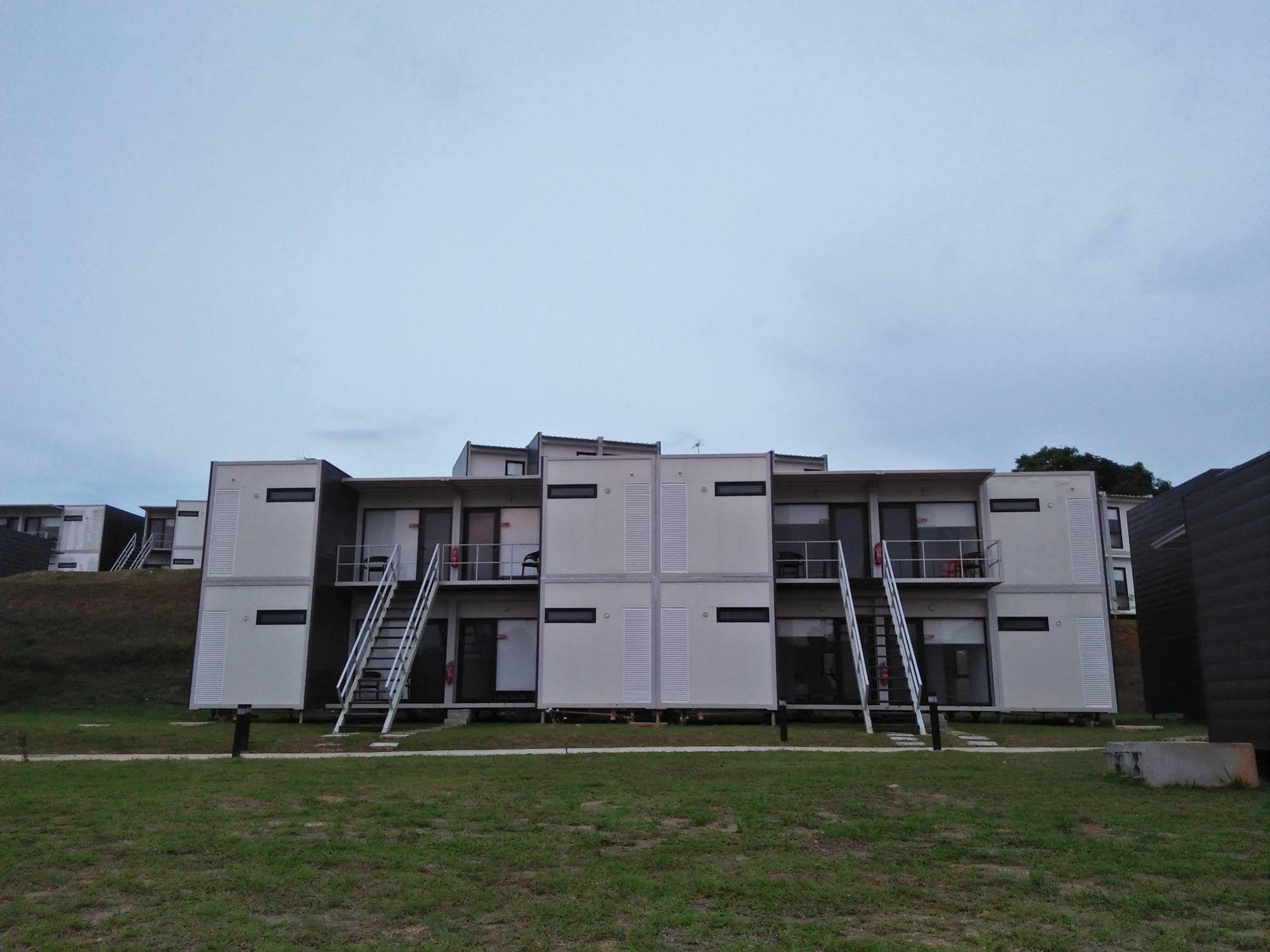 Lakeview Terrace Resort Pengerang Eksteriør bilde