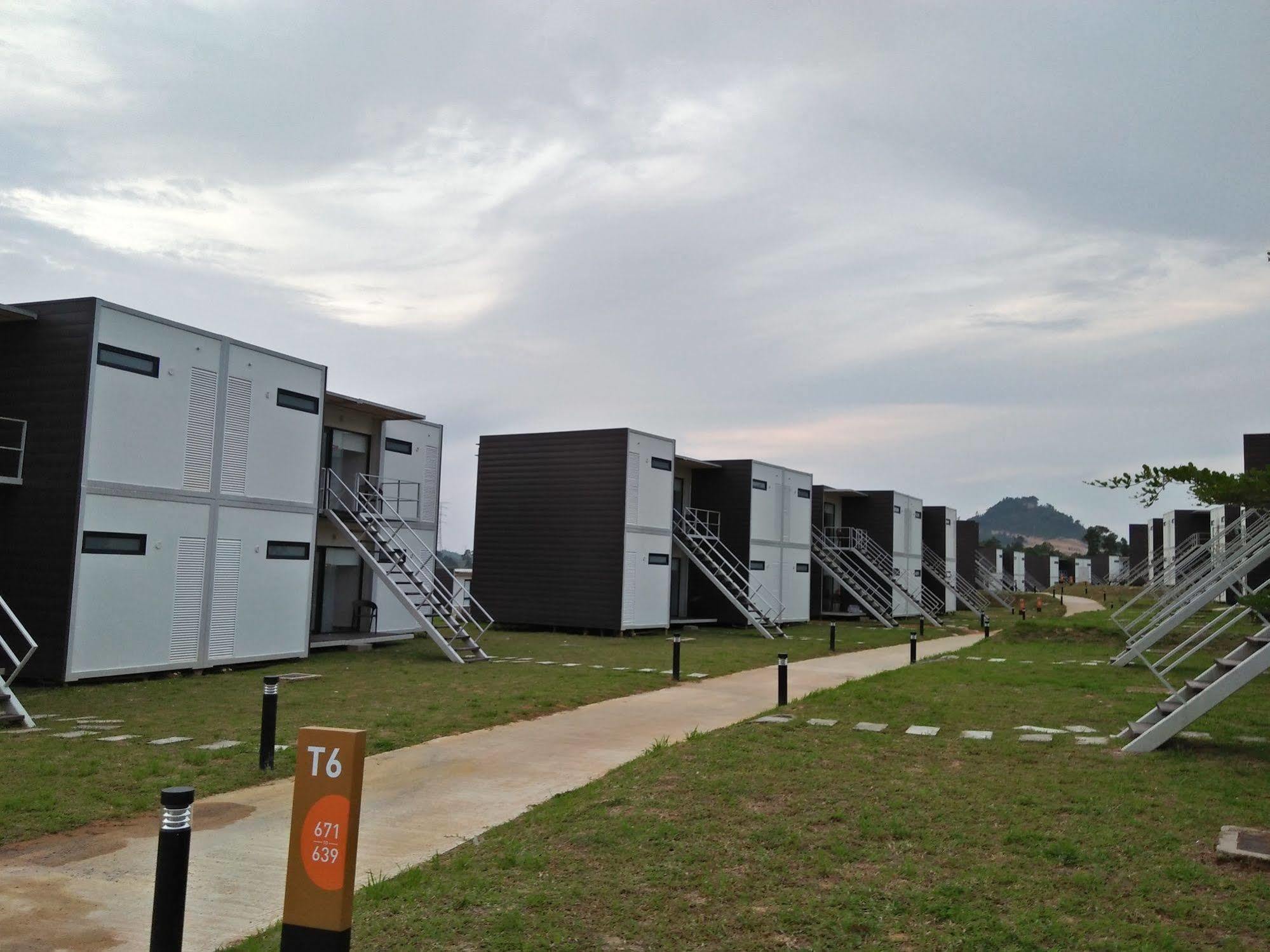 Lakeview Terrace Resort Pengerang Eksteriør bilde